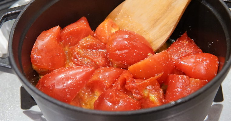 ぶよぶよトマトをトマトソースにして保存